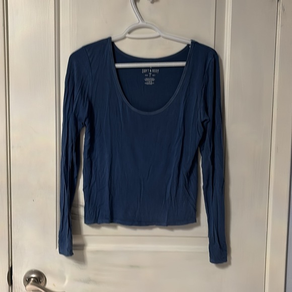 *2 for $22* American Eagle Soft and Sexy Cropped Long Sleeve - Picture 5 of 6